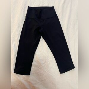 Brand new w/o tags align crop 17” inseam